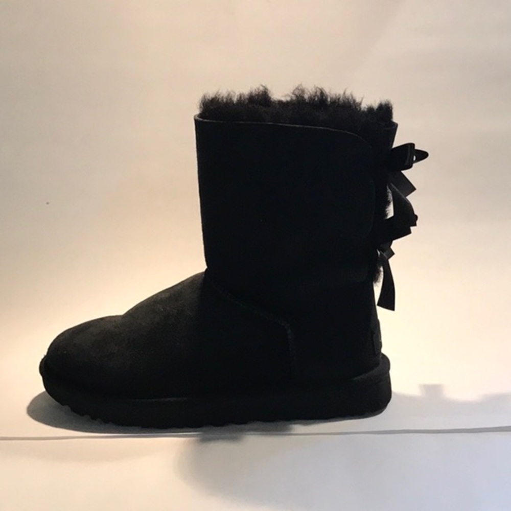 UGG Australia Bailey Bow Suede Shearling Boots Black Sz 6 Women S/N 1016225